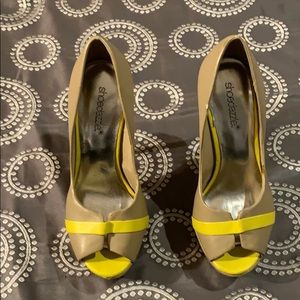 Sexy Shoedazzle open toed high heels size 6.5 good